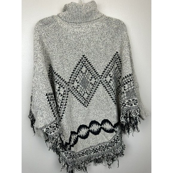 AZ Cape Poncho With Sleeves Grey With Boho Aztec Design - Picture 11 of 11